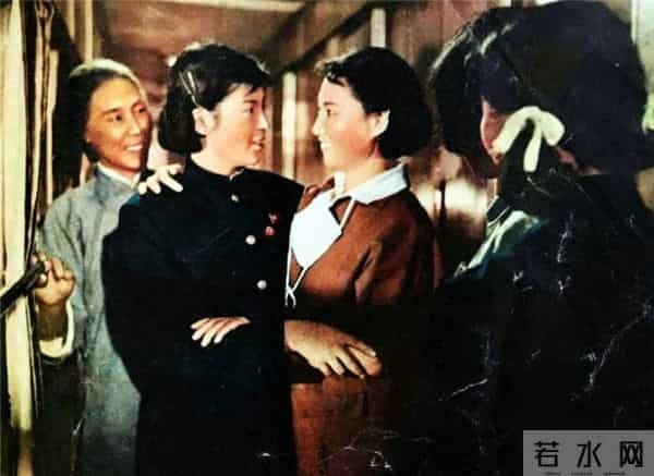 62年前的《12次列车》：真实事件改编，“容嬷嬷”李明启首部电影