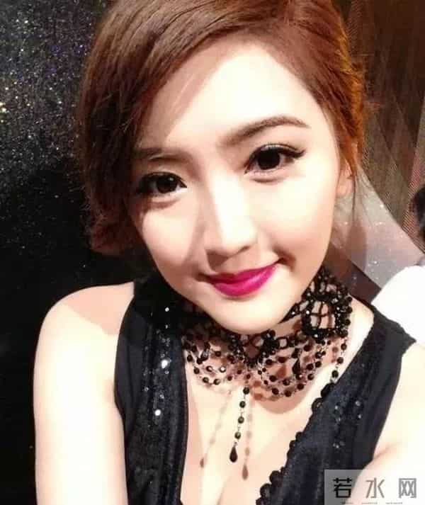 31岁前TVB小花曾被指插足影后婚姻 现已结婚并怀孕六个多月