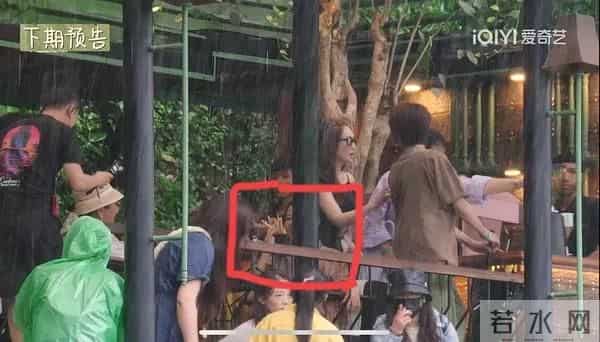 《一路繁花》高开低走最新几期无看点,倪萍、向太车内抽烟惹争议