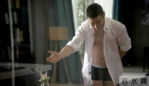 黄晓明拍内裤表心机：只愿为她而露