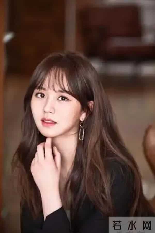 韩国的十大美女，一半性感妩媚，一半冰清玉洁，各个都是人间尤物