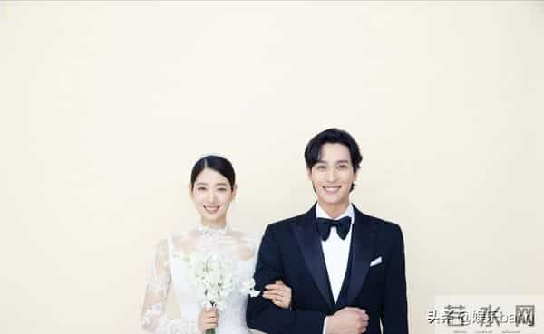 朴信惠举办婚礼，嘉宾阵容太豪华，却未见李钟硕郑容和身影