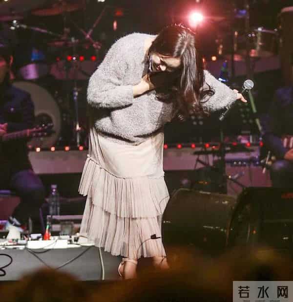 韩国最惨天后:被旧爱偷拍亲密视频公开传播,哺乳期老公吸毒被捕