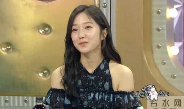 和全炫茂公布恋情后,她被骂成第三者,表示以后不会公开恋爱