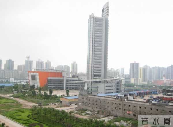 “水下闭气”2小时的李一道长,被拆穿后去美国,混不下去又回国