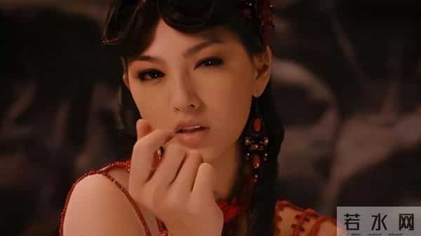 叛逆少女蓝燕:一纸三级合约铸就东方第一3D女神传奇?