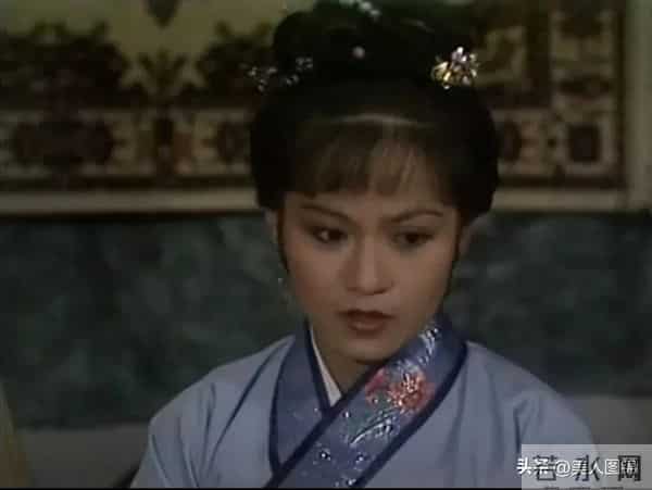 郭靖师傅~斑斑,主持过央视春晚,前夫惠天赐,姐姐森森