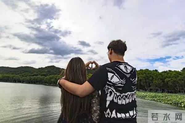 爱情模样太迷人！他在断桥拍了上千对情侣：是不是热恋，一眼能看出