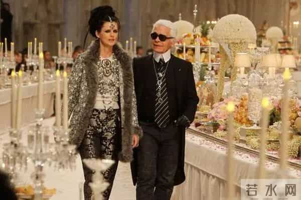 英国“贵族”超模突然离世!雌雄同体的美惊艳世人,曾是老佛爷挚爱…