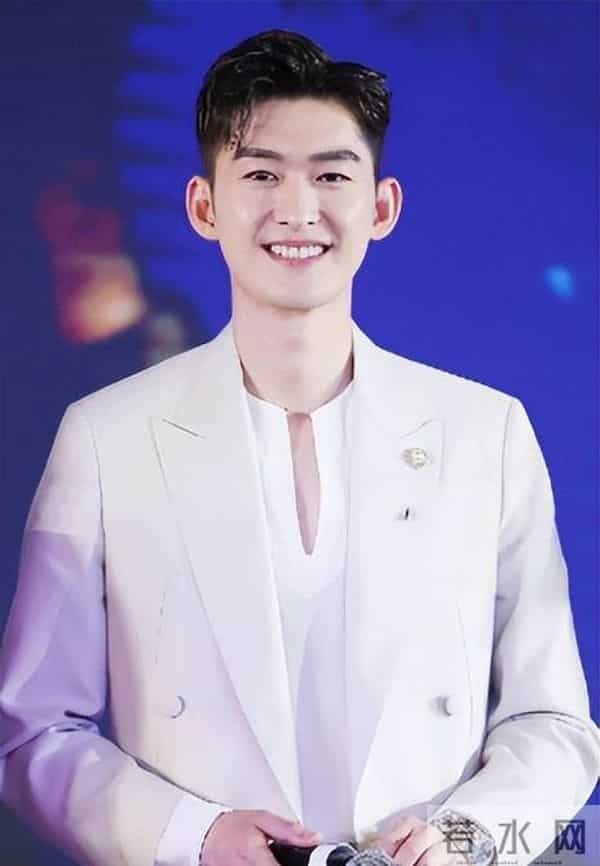 被曝夜会美女不到24小时，张翰方公开女方真实身份，娜扎说得对