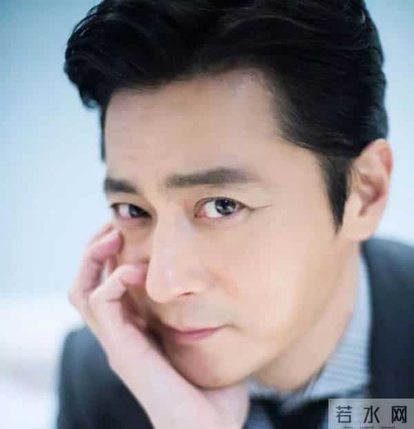 张东健为玄彬孙艺珍朗读婚礼祝词，出席婚礼宾客超过200多人