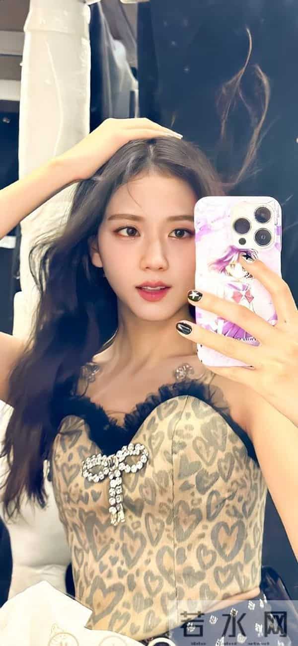 韩国的十大美女，一半性感妩媚，一半冰清玉洁，各个都是人间尤物