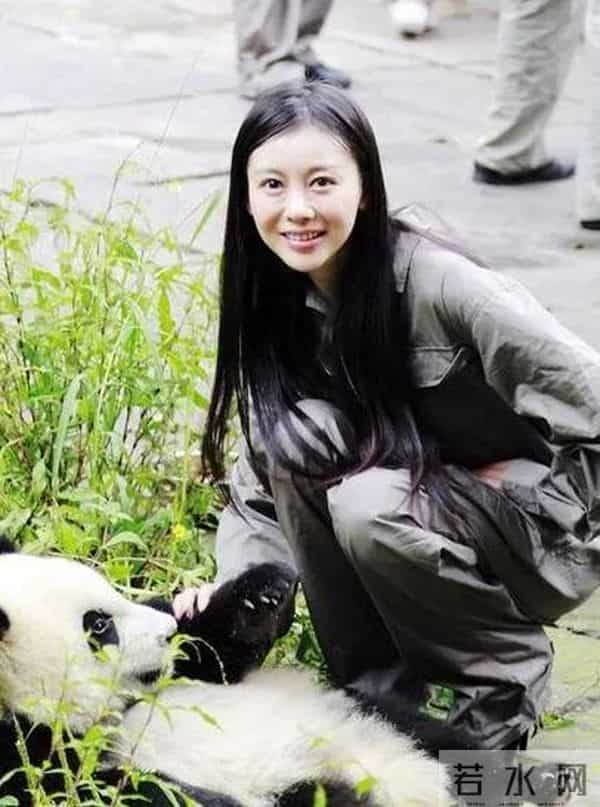 “性感女神”巩新亮