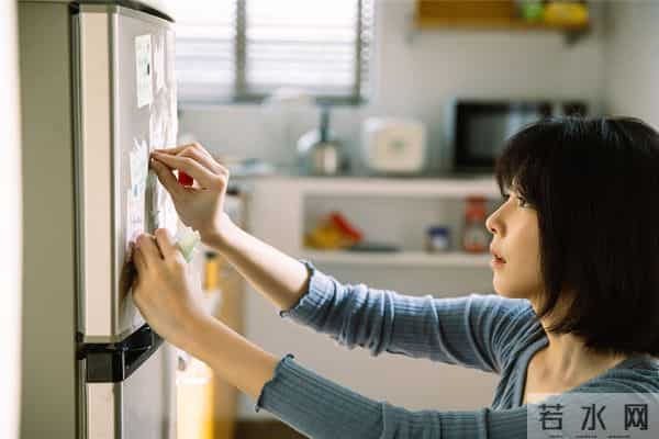 丁当推出翻唱专辑《当我们再一起》精选10首90年代经典金曲