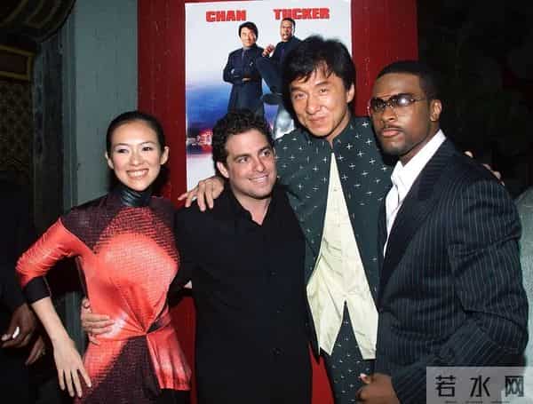 川普发力，派拉蒙接手《尖峰时刻4》，阿汤哥亏的钱靠成龙赚回来