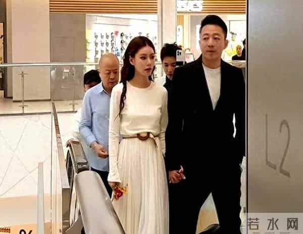 扮猪吃老虎？结婚11天马筱梅开始疯狂“收割”。一家4口全被拿捏