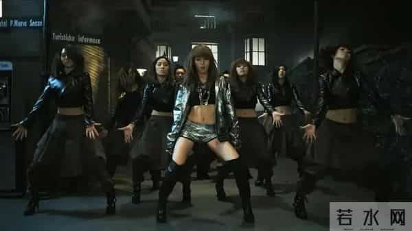 公费恋爱,泫雅也太敢了