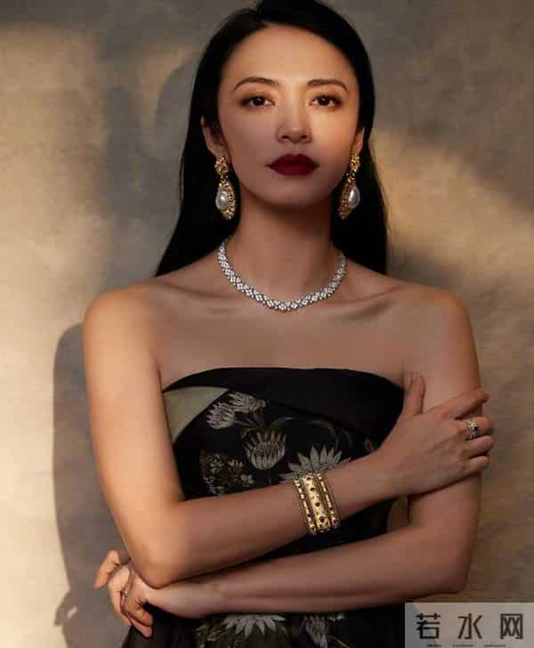 章子怡二胎生子，姚晨发祝福说错话引发网友不满，生怕葛荟婕来闹