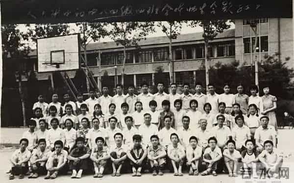 雪村：离过一次婚，2婚娶小13岁娇妻，和父亲相爱相杀