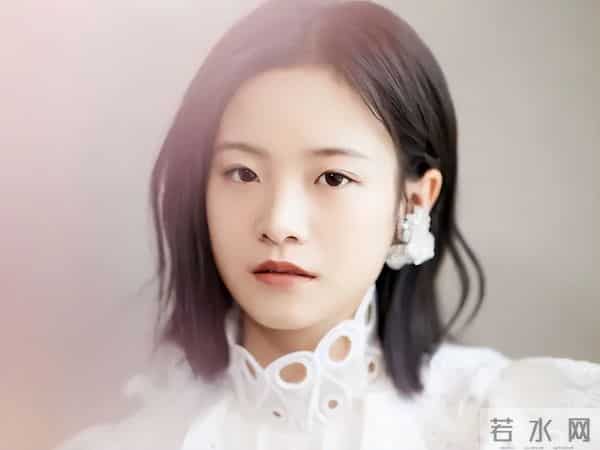 同样背靠京圈,把关晓彤、刘浩存和徐静蕾放在一起,差别就大了