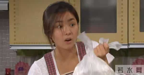 出道获顶级资源仍不火，被称为票房毒药，后因为贫困家庭捐款圈粉