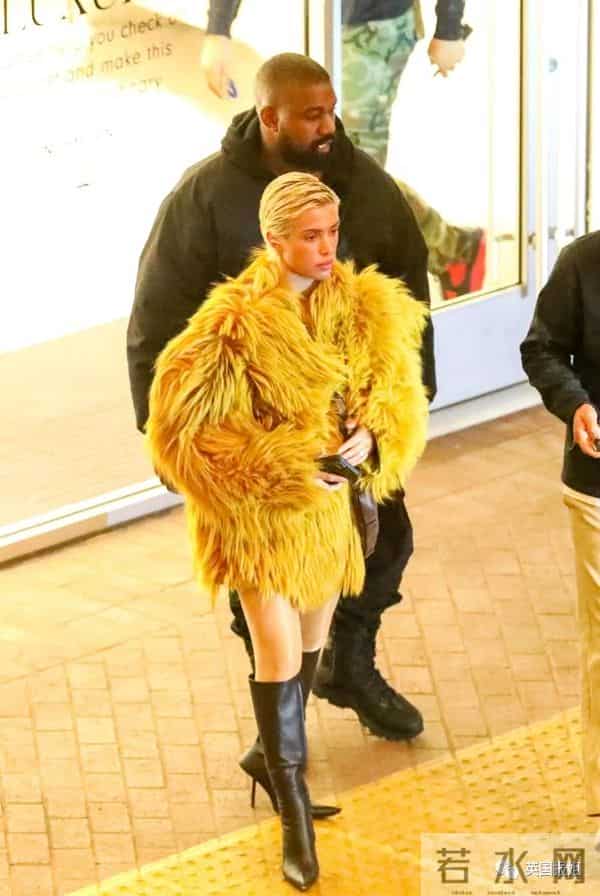 金卡戴珊离婚又分手后变化超大！素颜出镜惊呆网友，参演爆火美剧