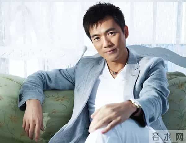 黄健翔离婚16年：他惹官司，再婚后又做父亲，前妻患癌至今单身