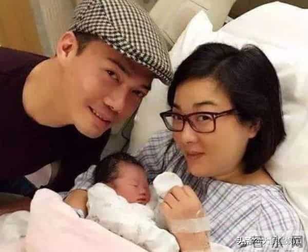 《披荆哥哥》首播，嫂子们组团秀恩爱，太太团12位成员颜值差异大