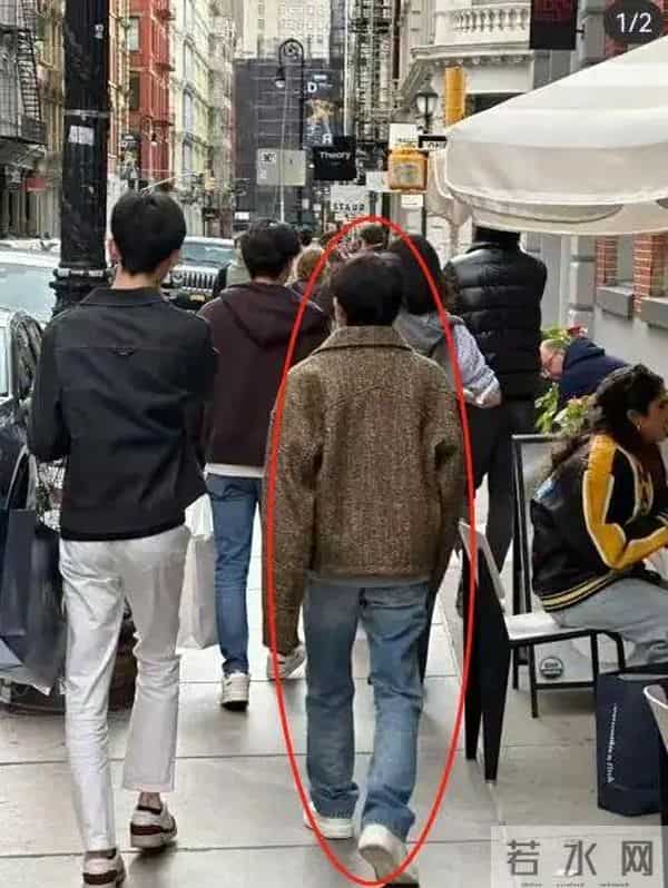 矮个男星虚报身高，穿高跟鞋、踩箱子，跟女明星同框就原形毕露