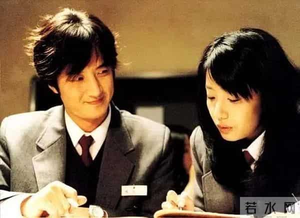 他是古早帅大叔，年轻时堪称人气男神，还娶了位小10岁女主播。