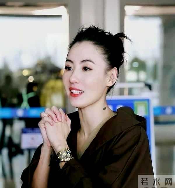 张柏芝露胸照引爆网络。真相曝光令人心酸，女性困境值得深思