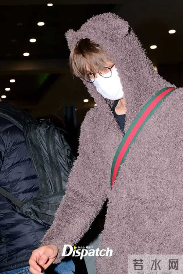 SM家族结束海外公演飞抵韩国 EXO朴灿烈SHINee金基范等口罩遮面显低调