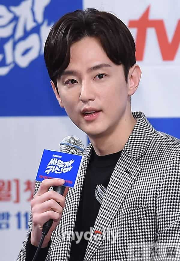 [MD PHOTO] 韩国艺人玉泽演、金素贤出席新剧《战斗吧，鬼神》发布会