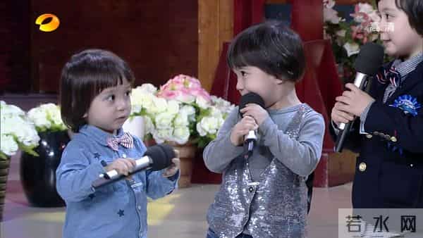 还记得《天才宝贝》的小主角吗？长大后兄弟三人长相太逆天了!