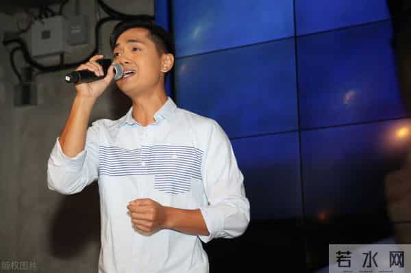 黄宗泽情路插曲:大9岁模特姐弟恋,引港圈上下一致劝其回头是岸