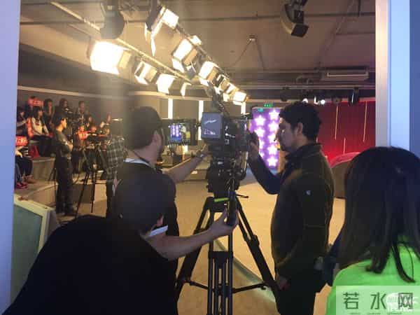 粉丝网亮相纪录片《互联网改变中国》