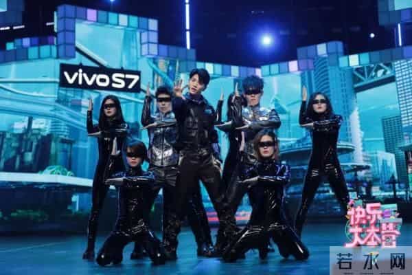 《快乐大本营》音乐奇妙夜热浪来袭 杨颖献舞谢娜蔡徐坤师徒互怼