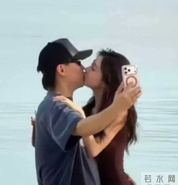 网友真仔细！胡彦斌易梦玲海边热吻，被发现手放女方隐私部位拍照