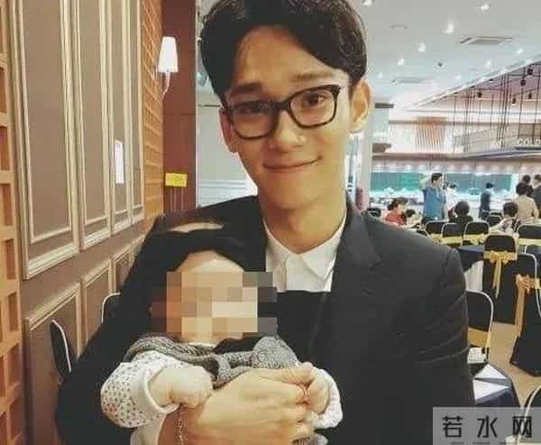 EXO继金钟大结婚得子后，金俊勉也将结婚？队长发ins回击结婚传闻