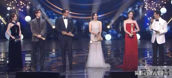 影后败给孙艺珍还看旧爱玄彬晒恩爱？宋慧乔曝缺席青龙奖红毯真相