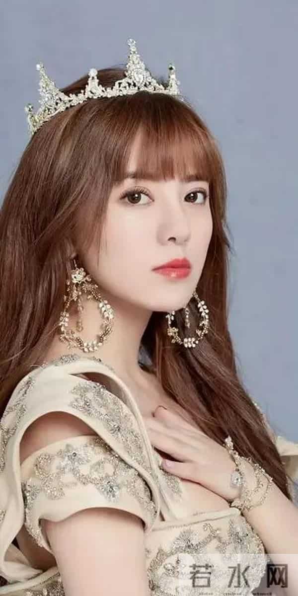 “隐形富婆”阿兰：戴上亿九眼天珠，21岁打败王菲，坐拥亿万身价