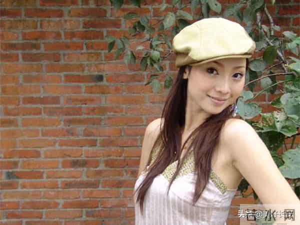 高清多图：柳岩在陕西卫视工作的旧照，青涩懵懂被评价是“丑女”