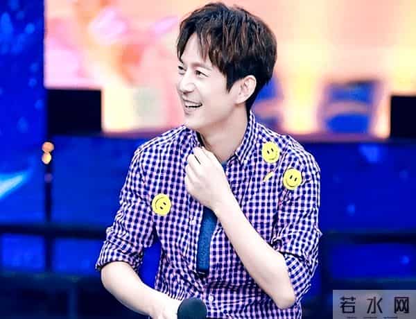 51岁无妻无子、半退休,看老好人何炅的现状,尴尬处境藏不住了