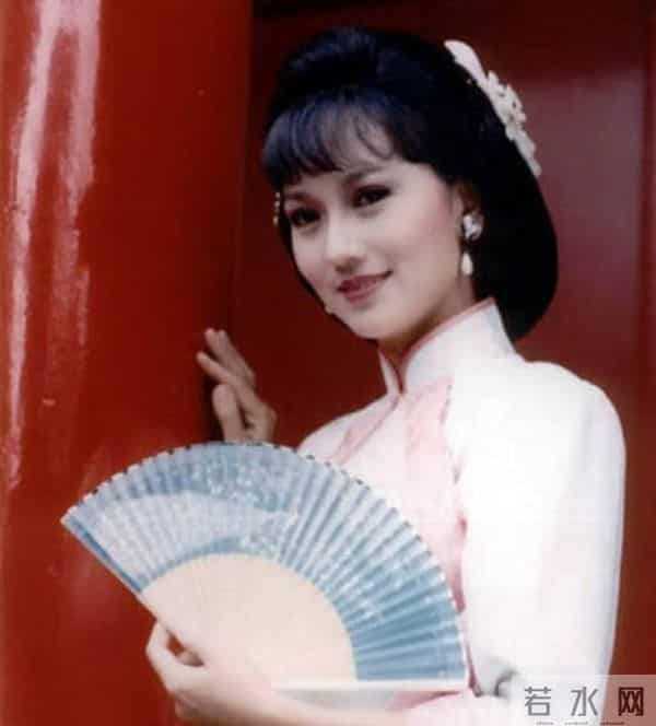 赵雅芝的杂乱情史,和黄锦燊人前恩爱的背后,很是醉人