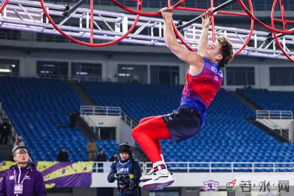 障碍跑明星少年：1型糖尿病患者会成为“超级英雄”吗？