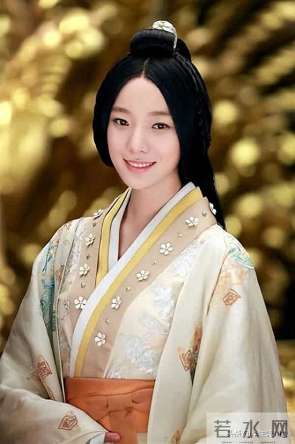 从坚决不拍裸戏,到几乎全裸出镜!起底“过气花旦”王珞丹上位史