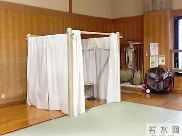 疫情之下,越来越多的日本贫困女性投入AV行业