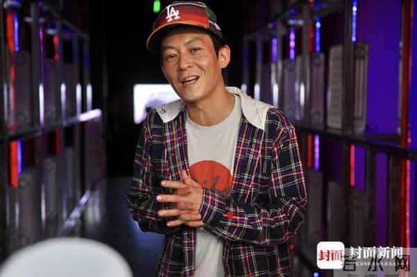 陈冠希成都办个展《音术 一只猴子》自称“艺术家”