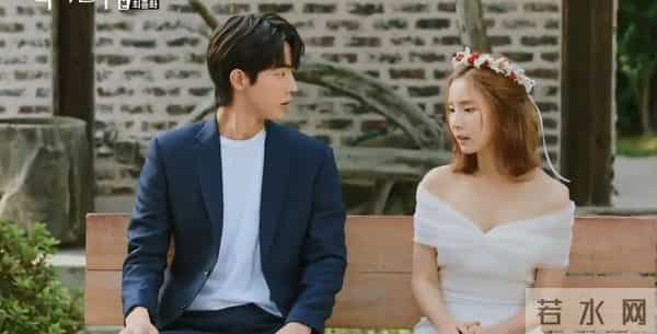 出道获顶级资源仍不火，被称为票房毒药，后因为贫困家庭捐款圈粉