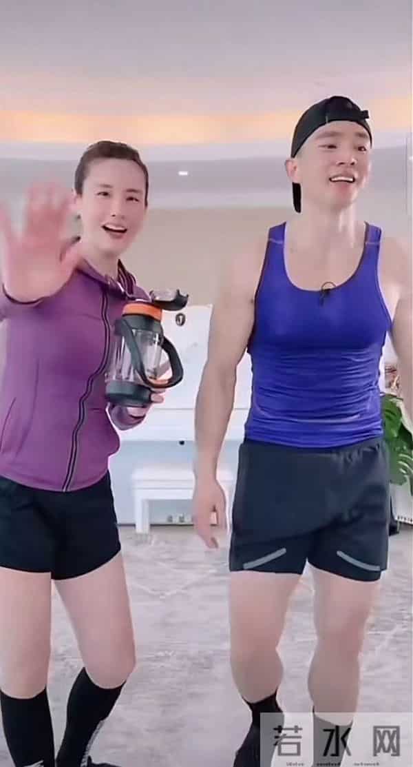 太尴尬！汪小菲给刘畊宏狂刷礼物，意外遭喊话，一语双关疑似暗讽